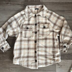 Very J Soft Plaid Shacket Cream and Brown with 2 side pocket Size Small